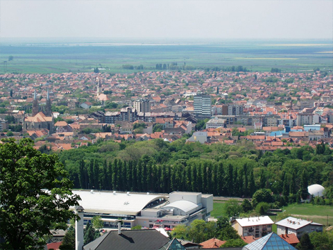 Vršac este al doilea cel mai mare oraș din districtul Banatul de Sud  în  Voivodina.